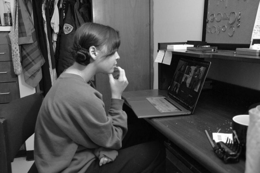 Senior Sophie Neale attends an online class on March 3, a day of required remote classes for the Upper School. While day students are allowed to attend classes remotely any day of the year, boarding students are forced to attend school in-person