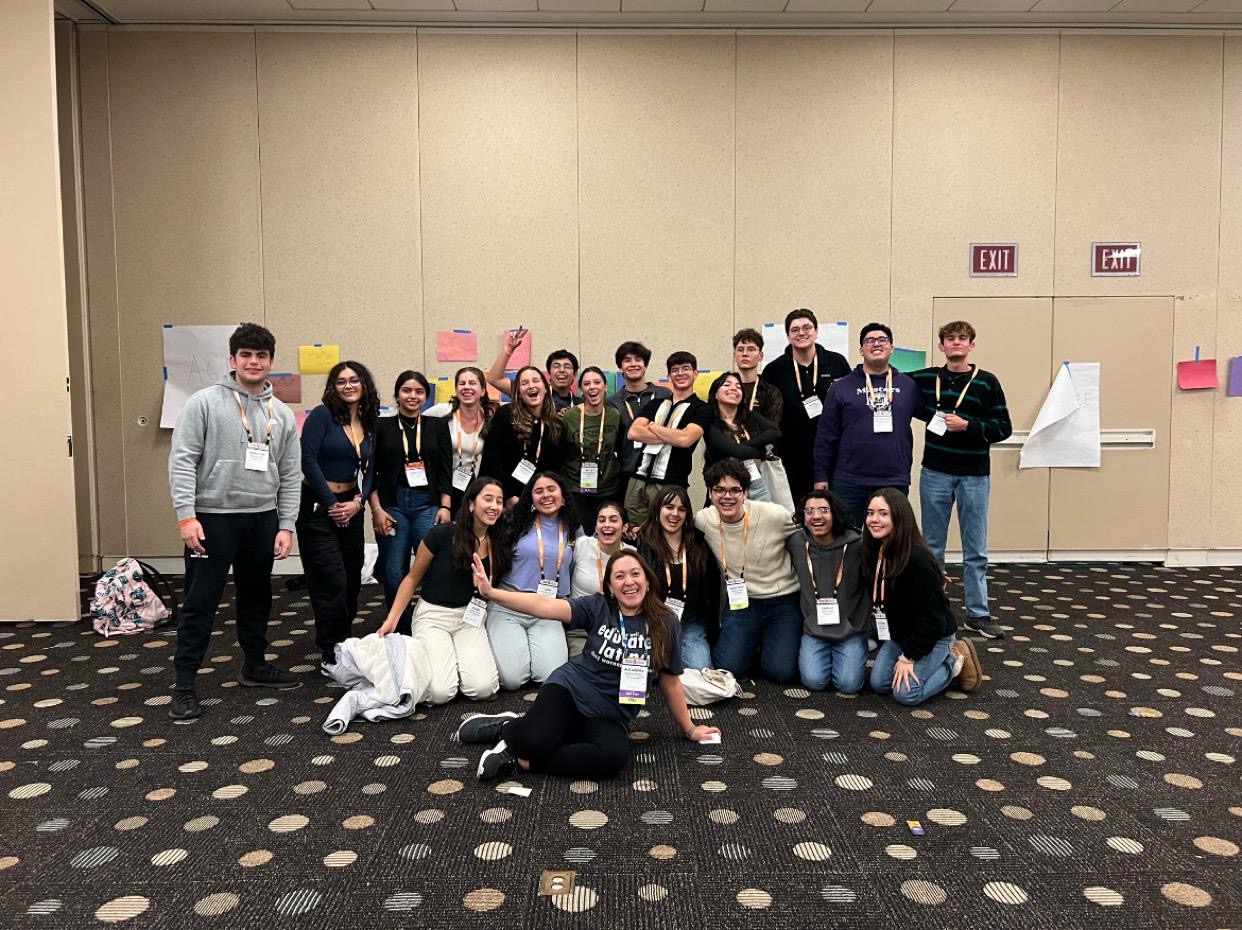 At the Latino Affinity group, I was able to meet many students with strong Colombian herritage like myself. We all connected, and bonded over our shared nationality there and posed in a group photo with our new Colombian friends.