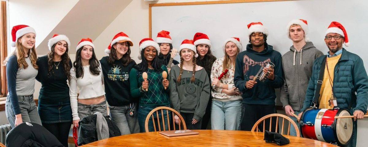 The advanced topics in Spanish language and culture class poses before heading out on a parranda in Dec. 2025. The
annual tradition, led by Upper School Spanish Teacher Roberto Mercedes, traverses buildings across campus to spread holiday
cheer. This year’s parranda will take place on the Thursday and Friday before winter break. The class will sing songs like Alegre
Vengo, Traigo La Trulla and Feliz Navidad.