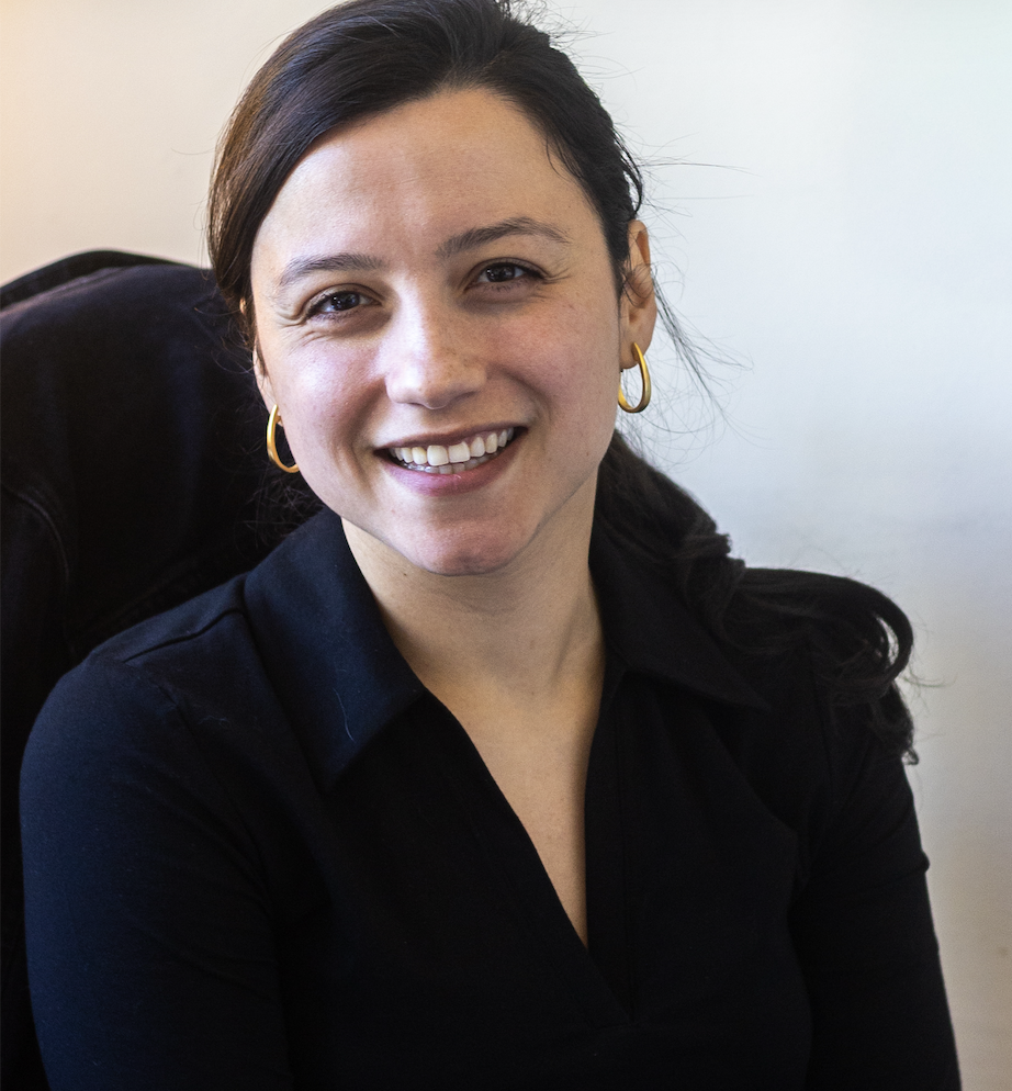 Gabrielle Torres draws on her experiences as a student to support the next generation of Master's students. She returned to The Masters School years after graduating. Although she never imagined working at her former school, a conversation with a former teacher encouraged her to pursue a career in education. 